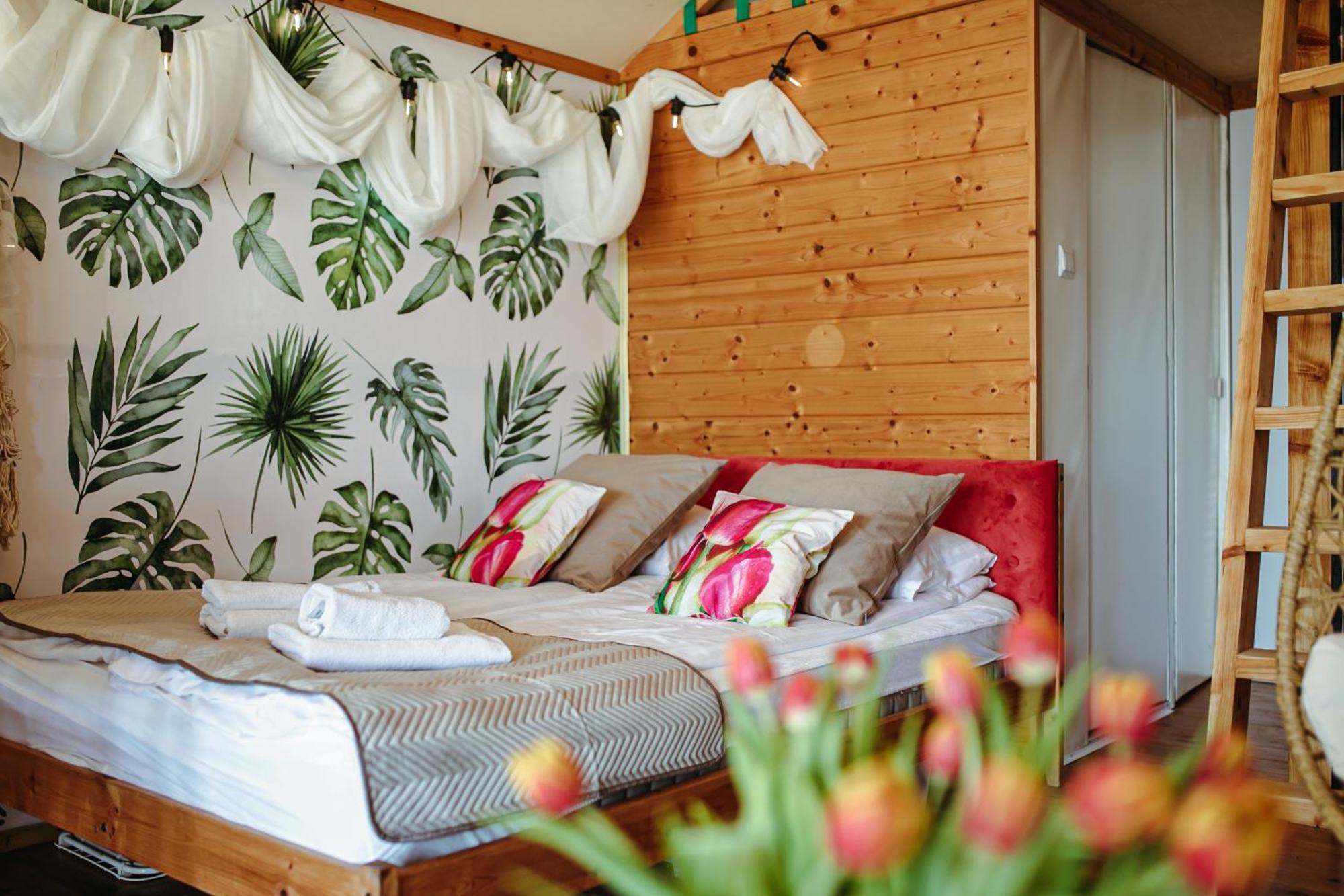 Herbals - Tree&Lake Houses With Bath, Sauna, Bikes, Motorboat Mielno  Cameră foto